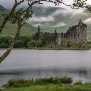 kilchurn-castle-in-loch-awe-in-argyll-and-bute-s-2022-03-07-22-44-12-utcz
